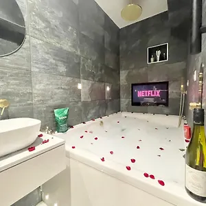 https://cloud9-holiday-accommodation-2-bedroom-self-contained.bournemouth-hotels.org