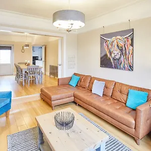 https://host-stay-hutton-house.yorkshirehotels.net