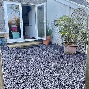 https://beautiful-cosy-cottage-great-for-beach-and-city.cardiffhotelswales.com